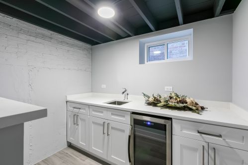 4824 Lawler Ave, Chicago IL 60638-5728 exterior