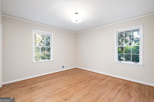 7330 Hunters Branch Dr, Atlanta GA  30328-1721 exterior