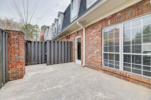 3 Iron Bound Pl, Atlanta GA 30318-1424 exterior