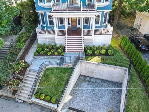 11 Robinwood Ave, Boston MA 02130-2127 exterior