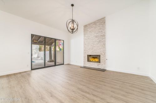 5860 Bright Star Dr, Tucson AZ  85718-3429 exterior