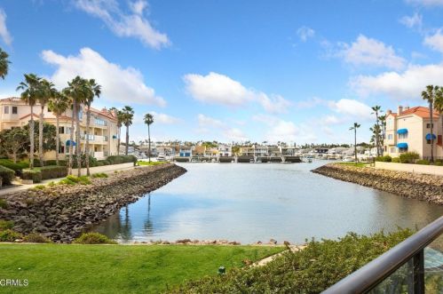 1743 Emerald Isle Way, Oxnard CA  93035-2972 exterior