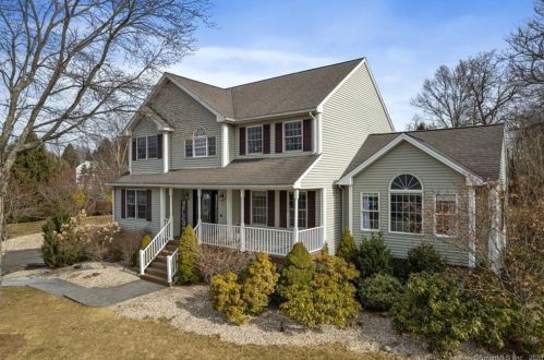 17 Patrick Dr, Seymour, CT 06483-2372