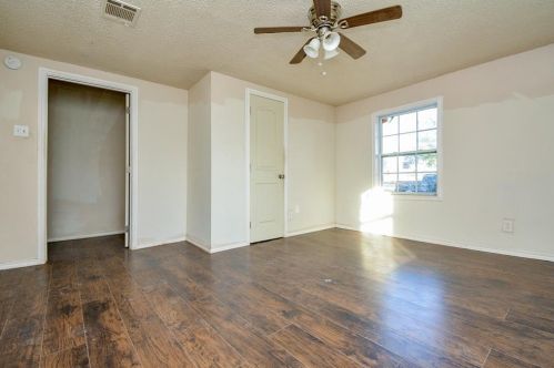 2005 5th St, Hempstead TX 77445-4702 exterior