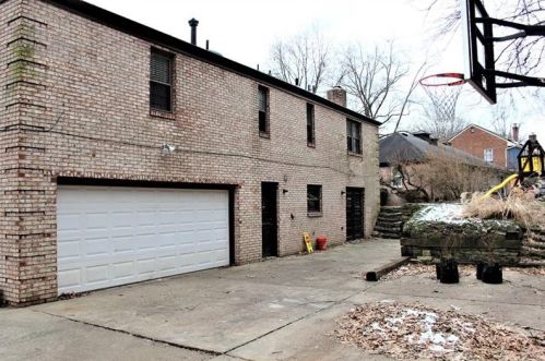 1916 Garrick Dr, Pittsburgh PA 15235-5034 exterior