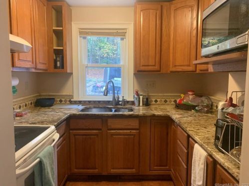 14 Reed St, Vernon CT 06066-3728 exterior