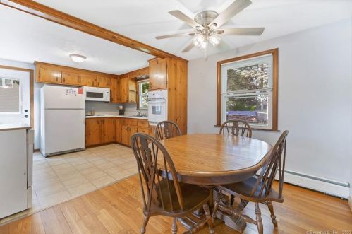 59 Neelans Rd, Enfield CT 06082-5734 exterior