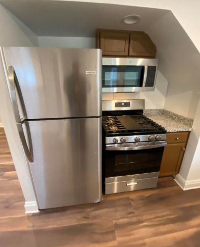 4880 Mohawk Ave, Milwaukee, WI 53217-5426