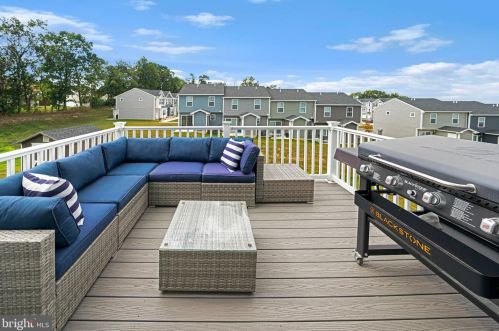 38 Overlook Dr, Hanover PA 17331-9136 exterior