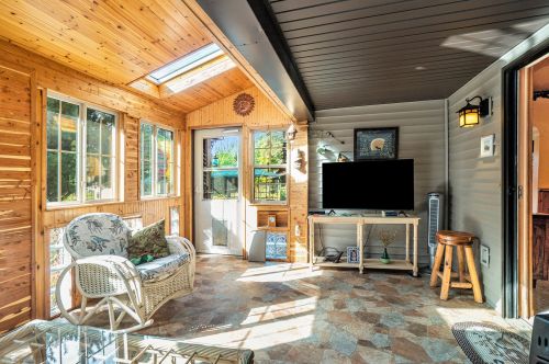 224 Elizabeth St, Sylvan Beach MI 49461-1311 exterior