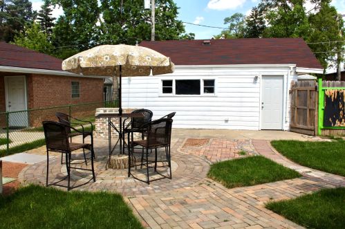 12631 Wood St, Chicago IL 60827-5915 exterior