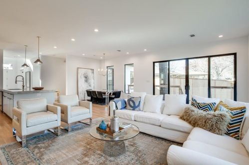 6811 Blessing Dr, Dallas TX 75214-2547 exterior