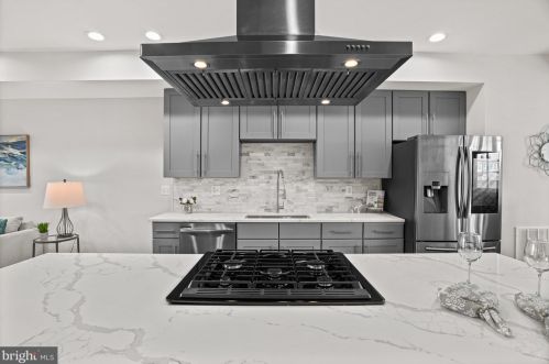 3210 Park Pl, Washington DC  20010-2529 exterior