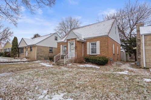 3751 85th St, Milwaukee WI  53222-2823 exterior