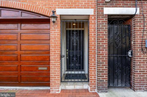 124 Bainbridge St, Philadelphia PA 19147-1866 exterior