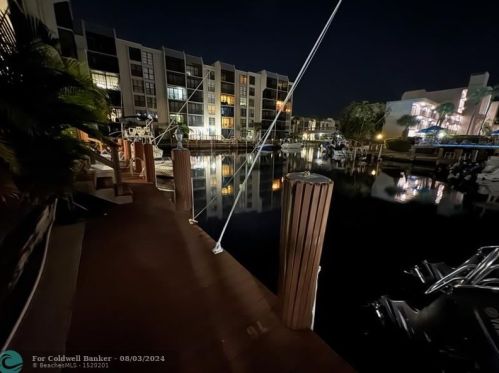 4 Royal Palm Way, Boca Raton FL 33432-7815 exterior