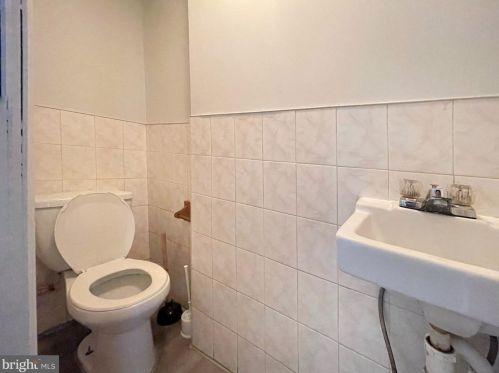 2632 Marshall St, Philadelphia PA 19148-4611 exterior