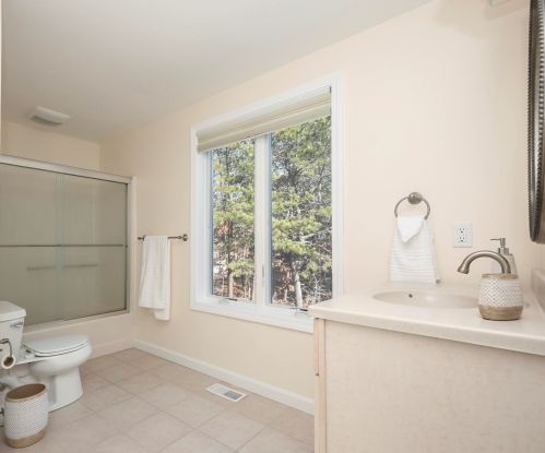 375 Hatch Rd, Eastham MA 02642-1847 exterior