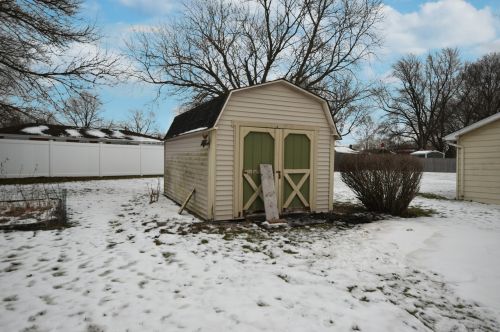 304 Robin Hl Dr, Joliet IL 60404-9676 exterior