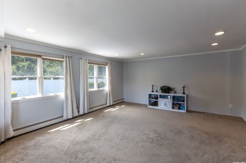 448 8th St, Bohemia NY  11716-1332 exterior