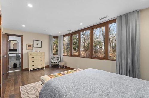 24 Elizabeth Pl, Armonk NY 10504-1428 exterior