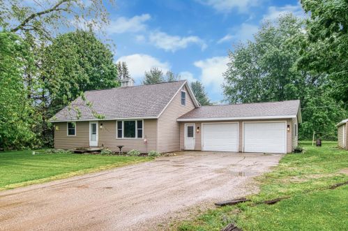 7822 Elmwood Rd, Portland, MI 48875-9650