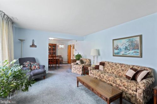 678 Allison Rd, Huntingdon Valley PA 19006-2905 exterior