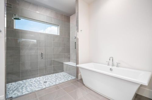 16779 Cabreo Dr, Naples FL 34110-3271 exterior