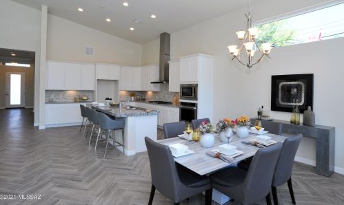 7050 1st Ave, Tucson, AZ 85718-1006