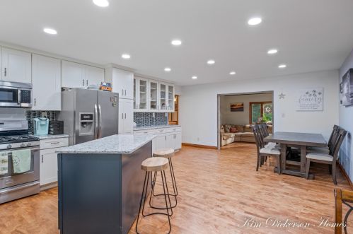 1404 Wolf Lake Rd, Meskegon MI 49442-1948 exterior