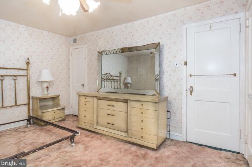 4030 Bleigh Ave, Philadelphia PA 19111-3617 exterior