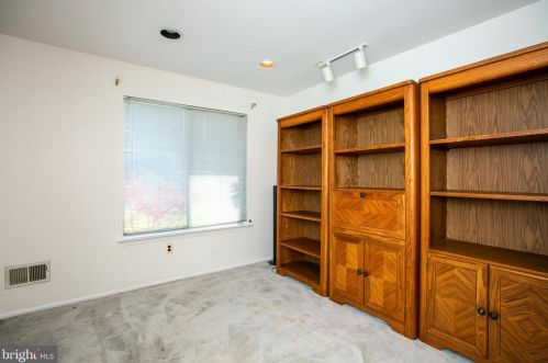 301 Silvia St, Trenton NJ 08628-3236 exterior