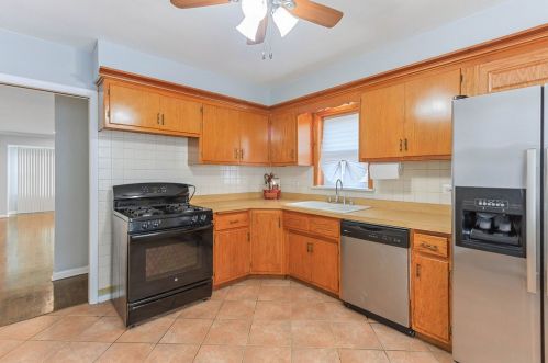 8150 Sacramento, Chicago IL 60655-2302 exterior