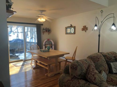 69 Un School Rd, Montgomery NY 12549-2318 exterior