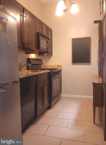 238 13th St, Philadelphia PA  19107-5626 exterior