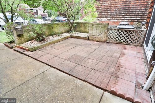 284 New Mark Esplanade, Rockville MD  20850-2733 exterior