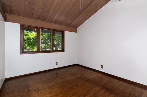 2 Sherwyn Ln, Saint Louis MO 63141-7821 exterior