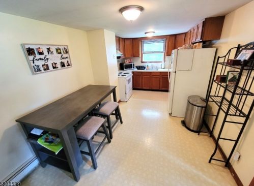 89 Hillside Ave, Dover, NJ 07801-1718