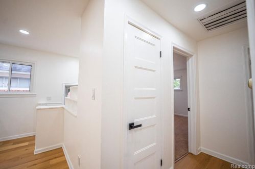 8451 Nightingale St, Dearborn Heights MI  48127-1203 exterior