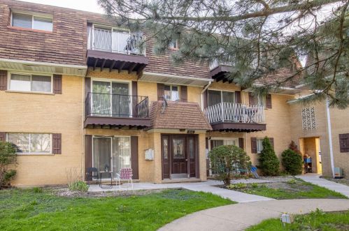 8547 Rascher Ave, Chicago, IL 60656-1305