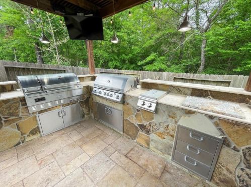 253 Frst Hts Ln, Montgomery TX 77316-2807 exterior