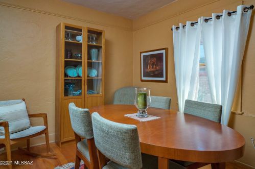 837 8 St, Tucson AZ 85719-5517 exterior