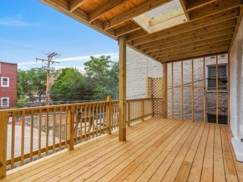 634 Briar Pl, Chicago IL  60657-4521 exterior