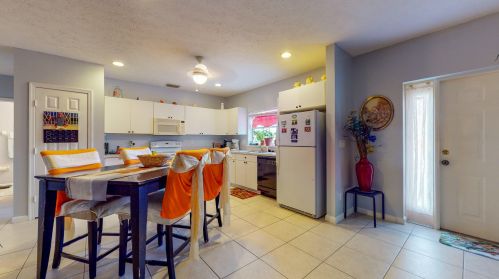 2181 Wild Meadow Cir, Fort Pierce, FL 34952-8143