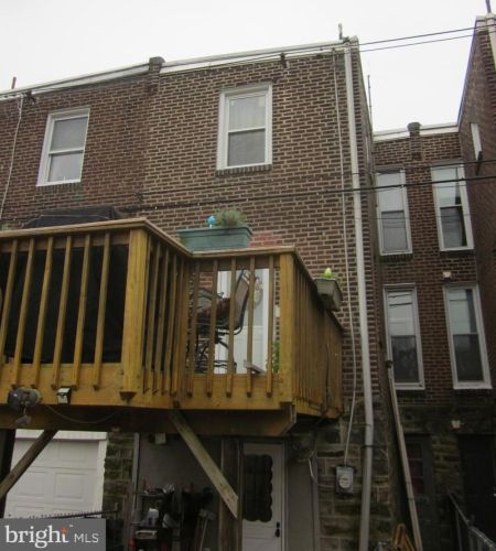 6218 Erdrick St, Philadelphia PA 19135-3504 exterior