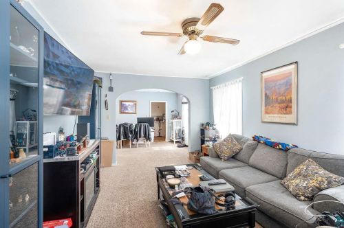 2006 4 St, Duluth MN 55805-1873 exterior