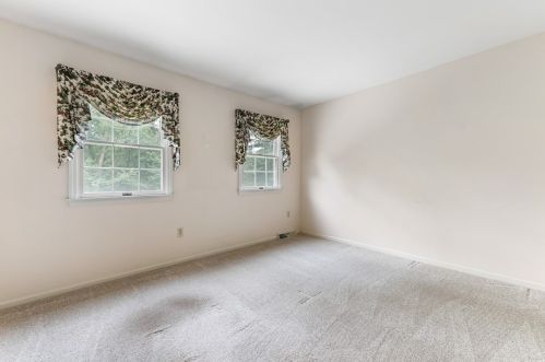 214 Allenberry Cir, Pittsburgh PA 15234-1002 exterior