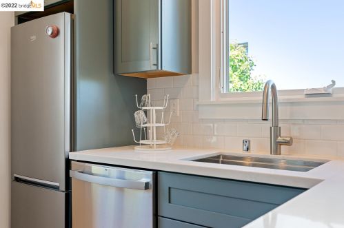 1715 Ashby Ave, Berkeley CA 94703-2131 exterior