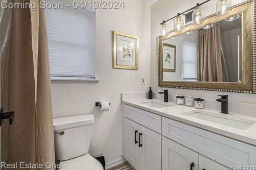 823 Randall Dr, Troy MI  48085-4849 exterior