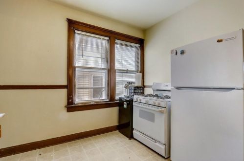 2943 Newhall St, Milwaukee WI 53211-3224 exterior